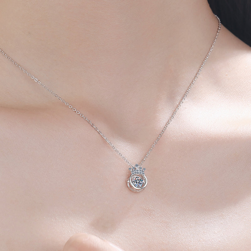 TUTELLA King Crown 0.5CT Moissanite Jewelry 4-Prong Pendant Necklace Collarbone Chain Heart Arrows Cut