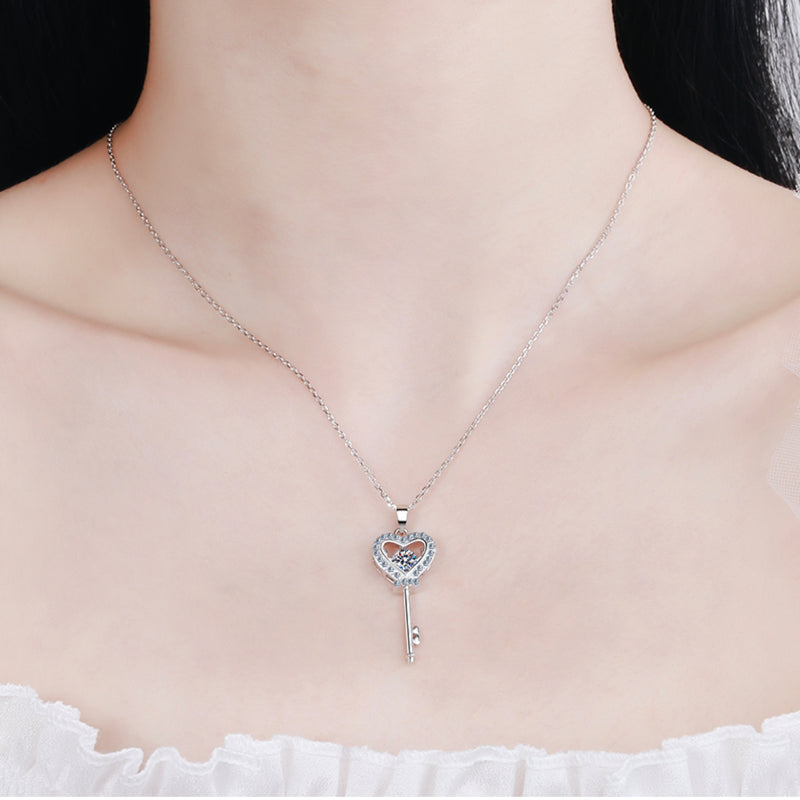 TUTELLA Spiritual Key 0.5CT Moissanite Jewelry Pendant Necklace Collarbone Chain