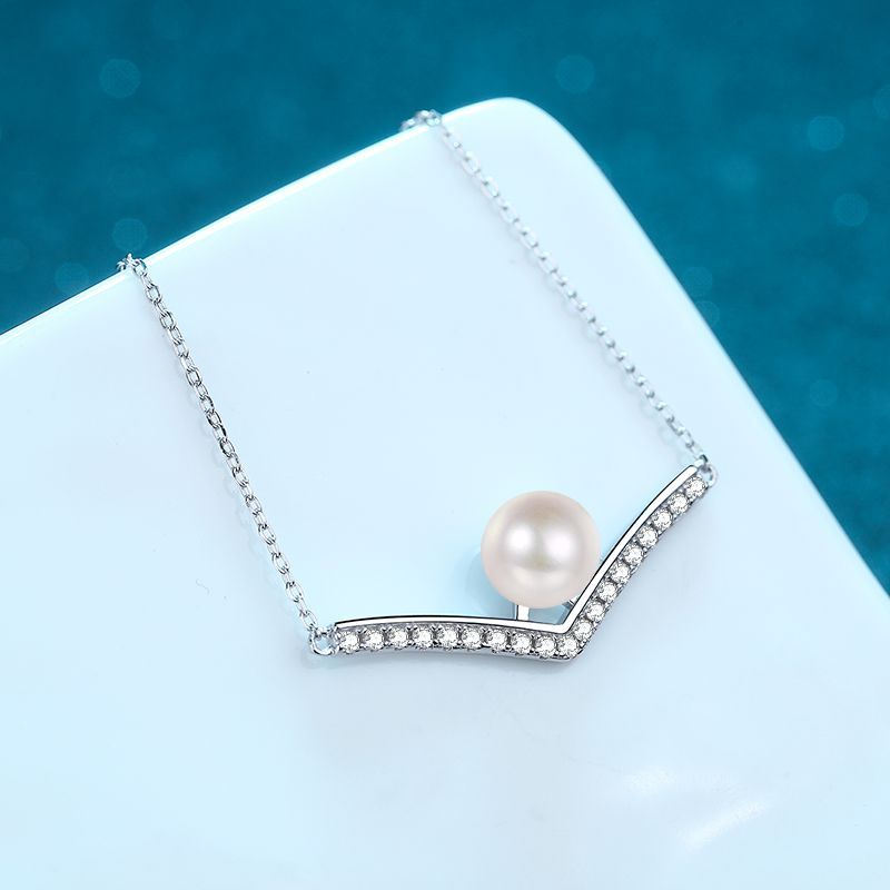 TUTELLA V Shape Moissanite Jewelry 8mm Sweet Water Pearl Pendant Necklace Collarbone Chain
